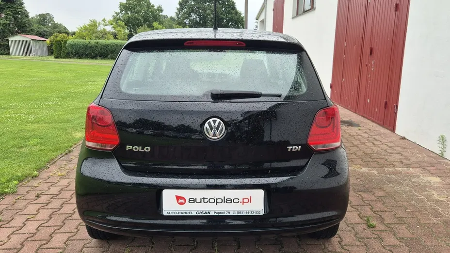 VOLKSWAGEN Polo -