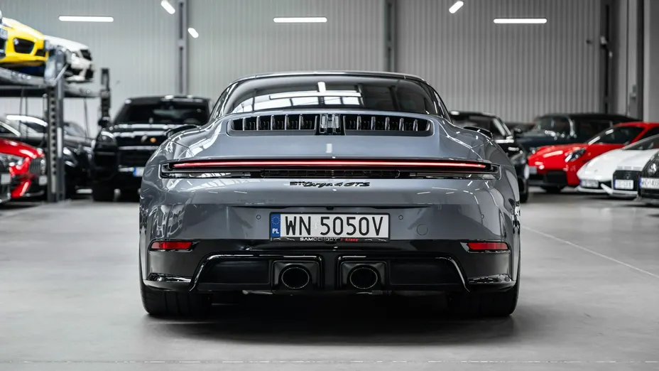 PORSCHE 911 -
