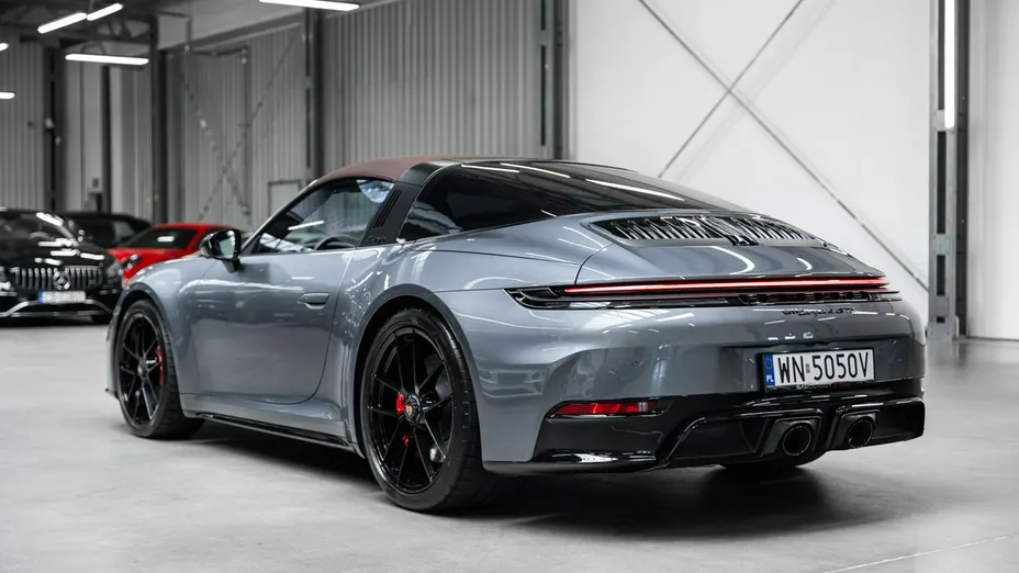 PORSCHE 911 -