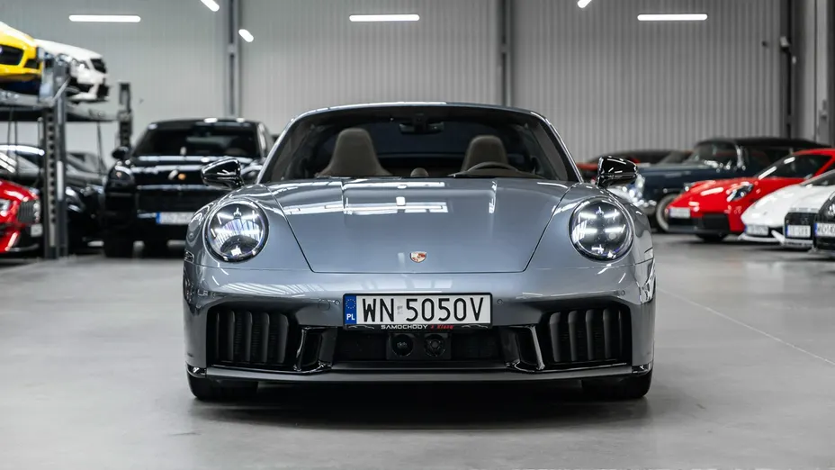 PORSCHE 911 -