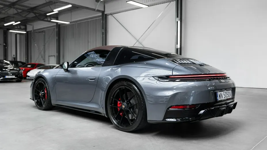 PORSCHE 911 -