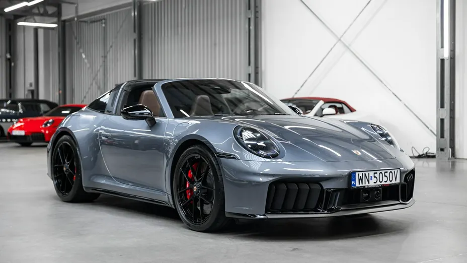 PORSCHE 911 -