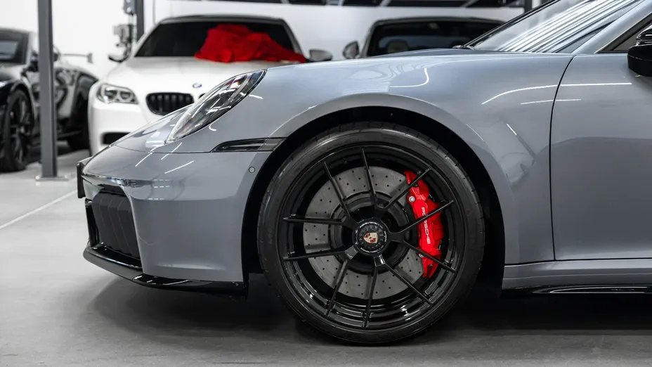 PORSCHE 911 -
