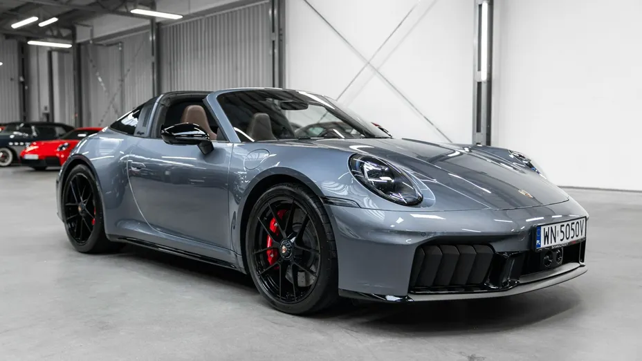 PORSCHE 911 -
