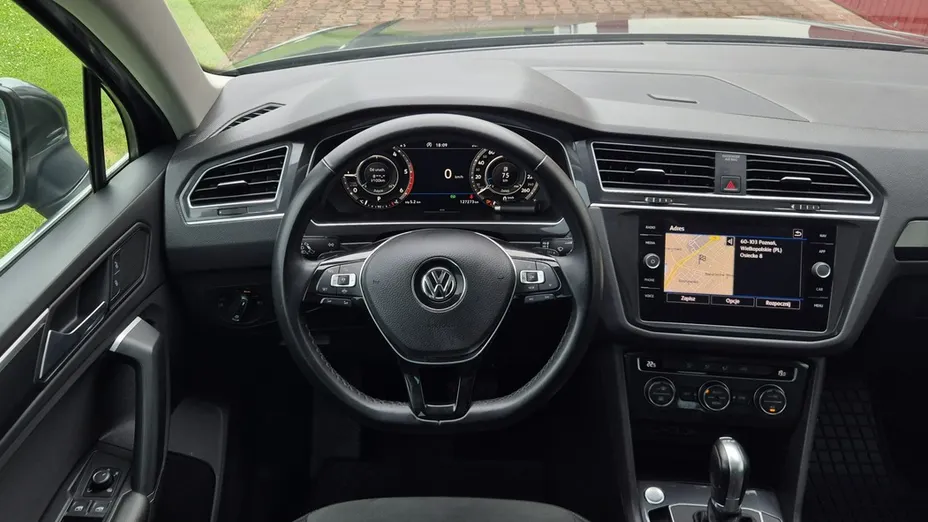 VOLKSWAGEN Tiguan -