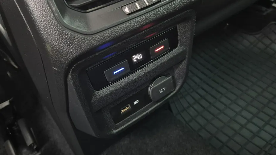 VOLKSWAGEN Tiguan -