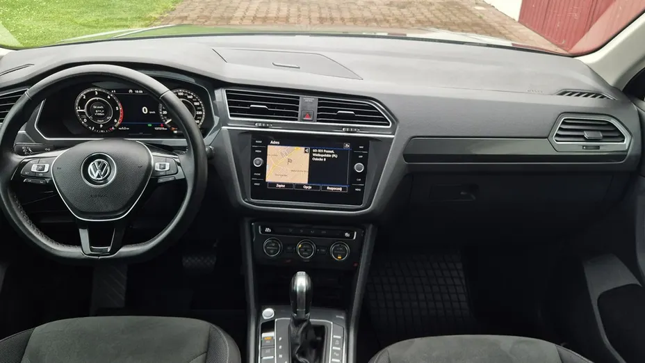 VOLKSWAGEN Tiguan -