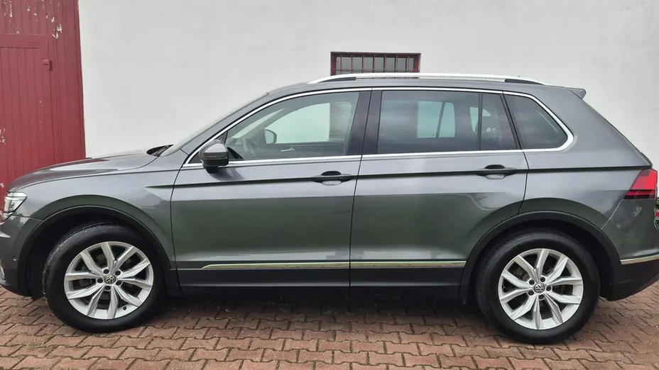 VOLKSWAGEN Tiguan -