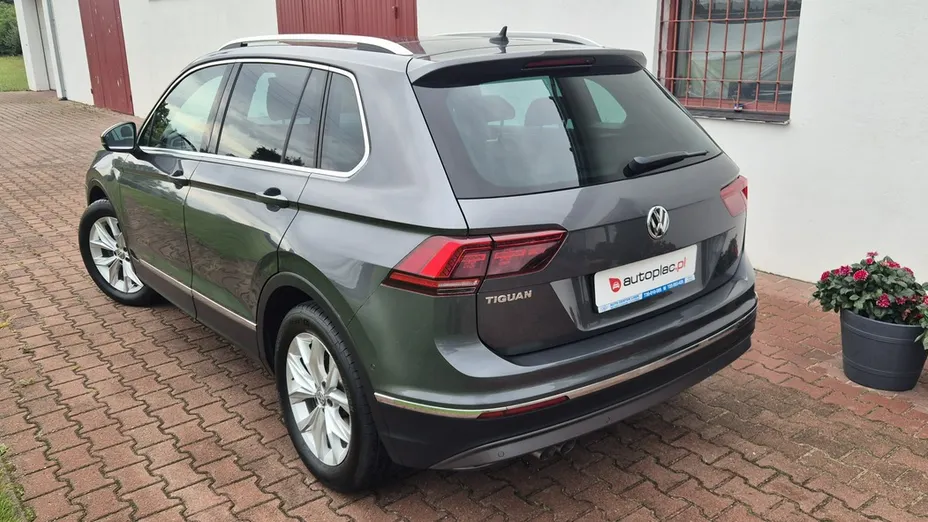 VOLKSWAGEN Tiguan -