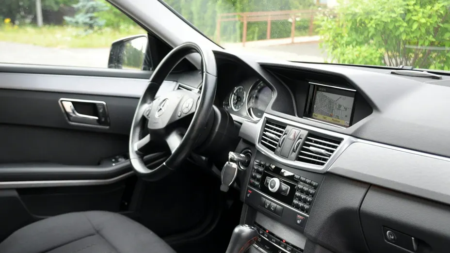 MERCEDES-BENZ E Klasa -