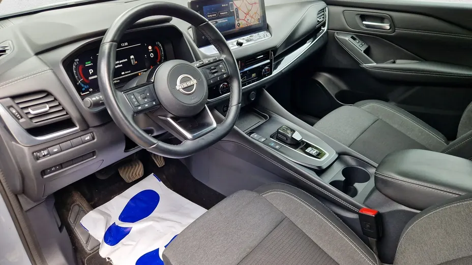 NISSAN Qashqai -