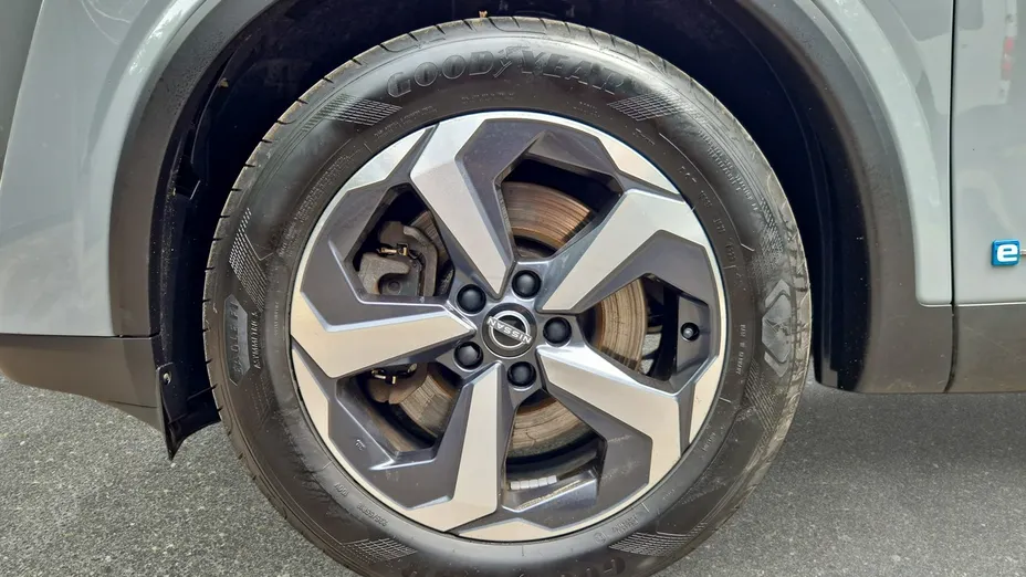 NISSAN Qashqai -