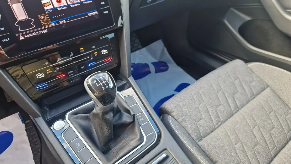 VOLKSWAGEN Passat -
