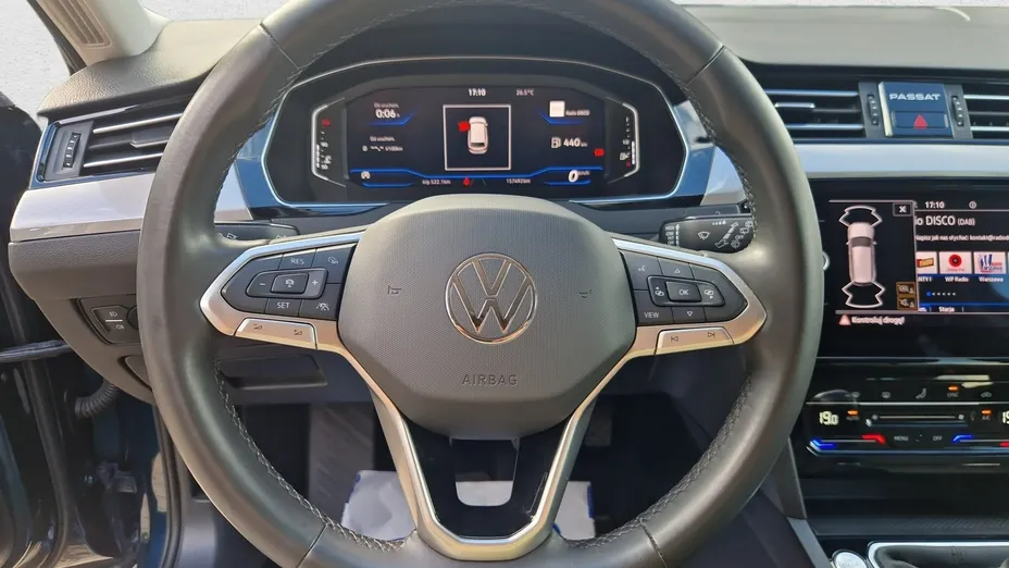 VOLKSWAGEN Passat -