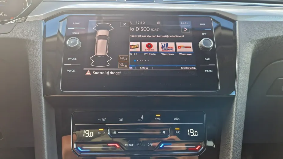 VOLKSWAGEN Passat -