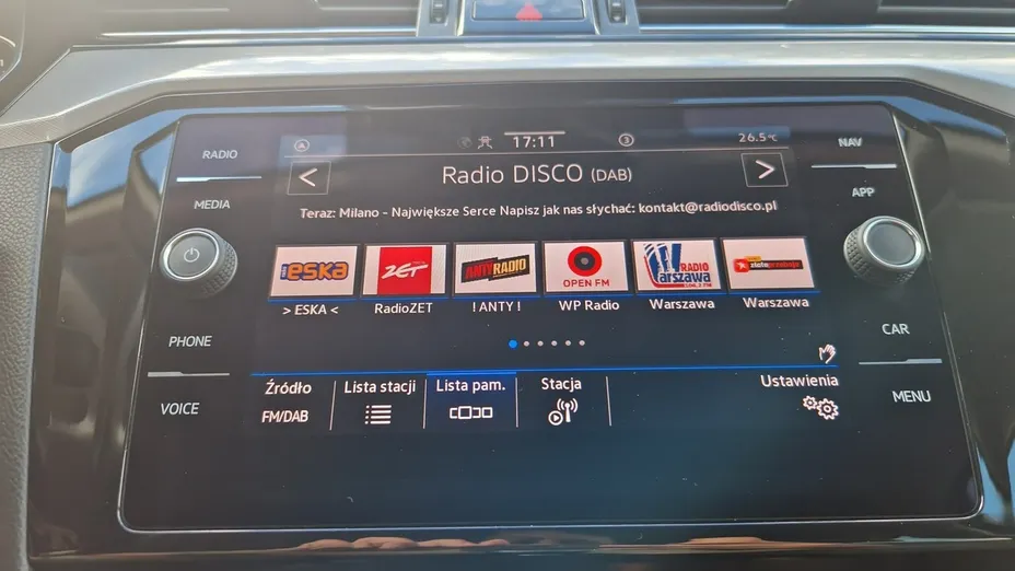 VOLKSWAGEN Passat -