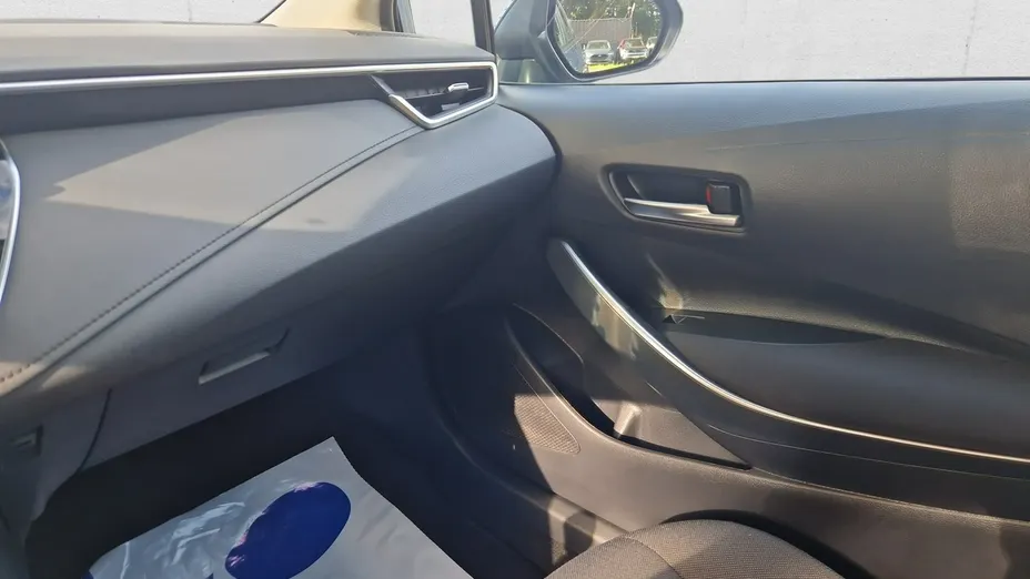 TOYOTA Corolla -