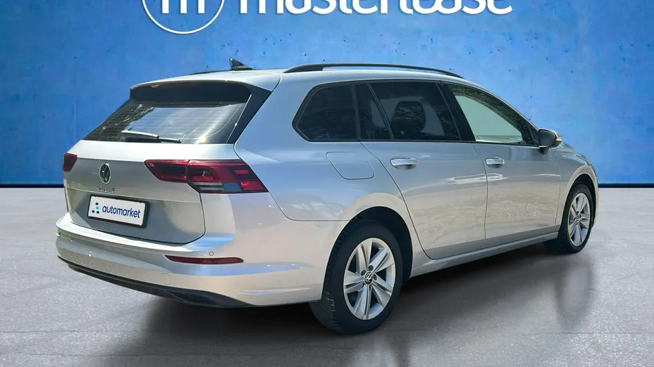 VOLKSWAGEN Golf -