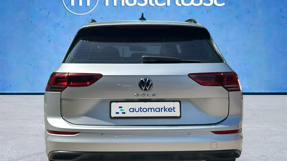 VOLKSWAGEN Golf -