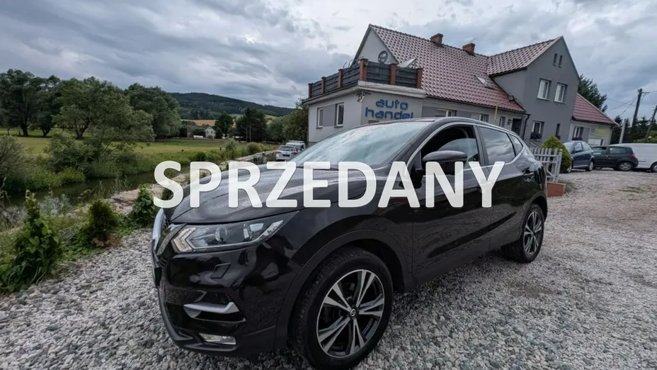 NISSAN Qashqai -