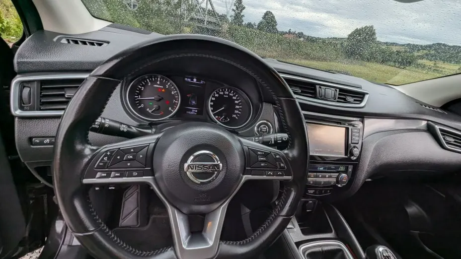 NISSAN Qashqai -