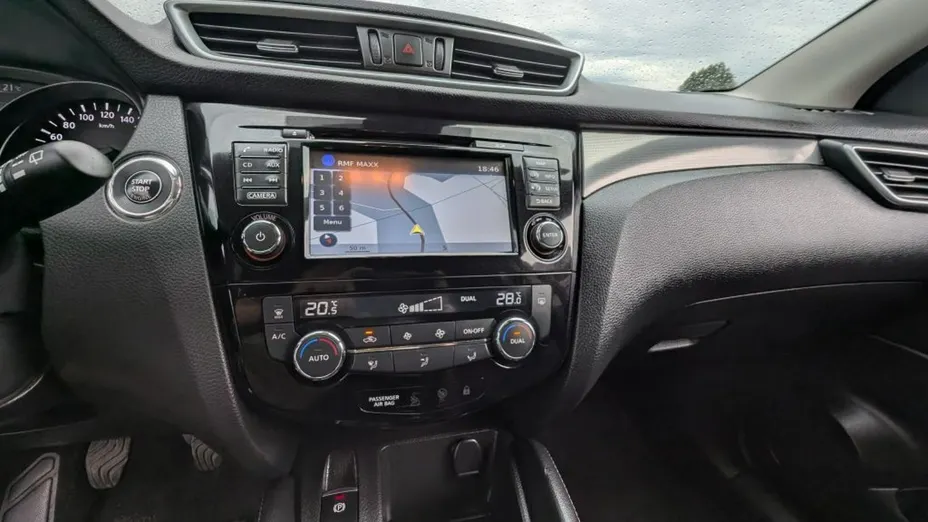 NISSAN Qashqai -