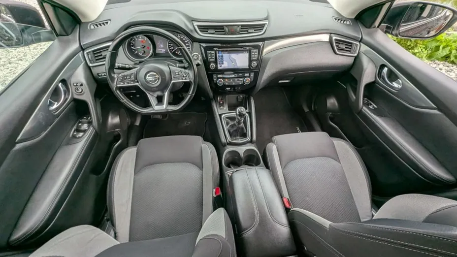NISSAN Qashqai -