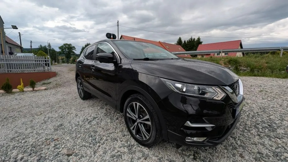 NISSAN Qashqai -