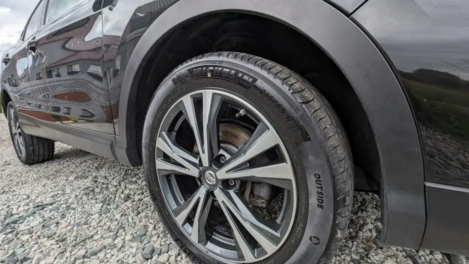 NISSAN Qashqai -