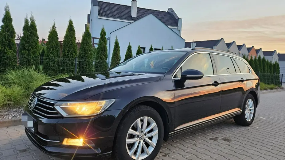 VOLKSWAGEN Passat -