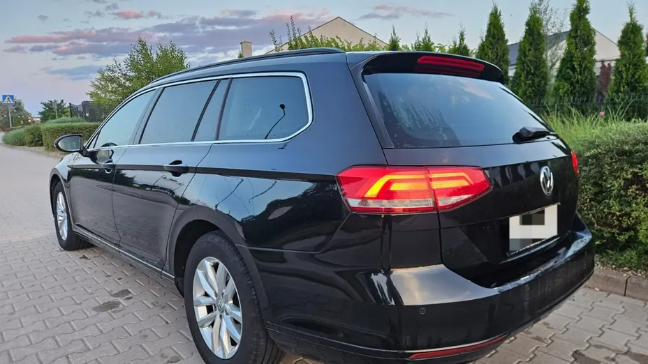 VOLKSWAGEN Passat -