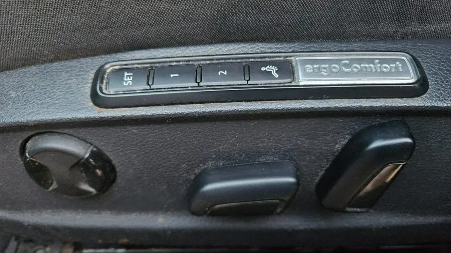 VOLKSWAGEN Passat -