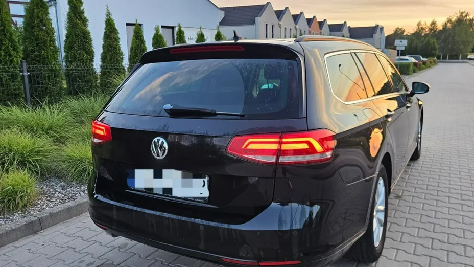 VOLKSWAGEN Passat -