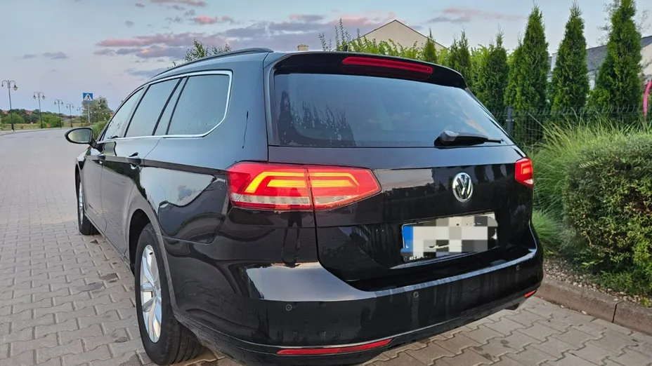 VOLKSWAGEN Passat -