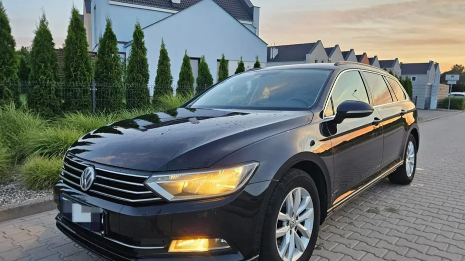 VOLKSWAGEN Passat -