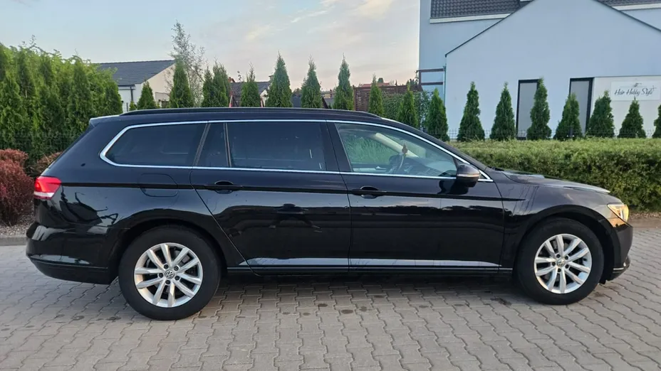 VOLKSWAGEN Passat -