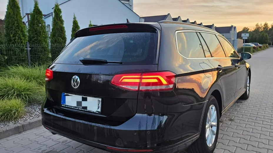 VOLKSWAGEN Passat -