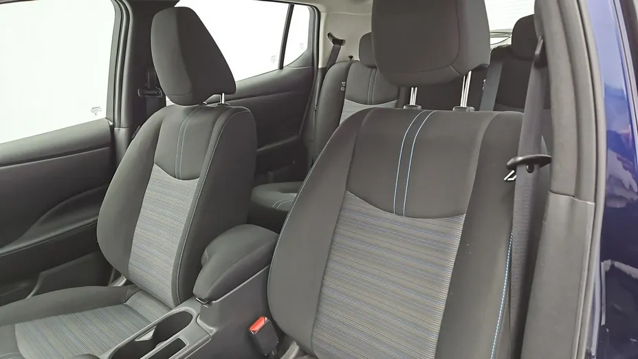 NISSAN Leaf -