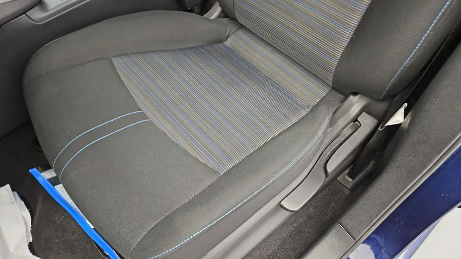 NISSAN Leaf -