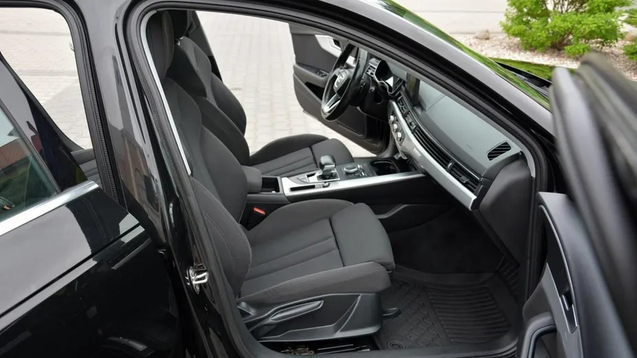 AUDI A4 -