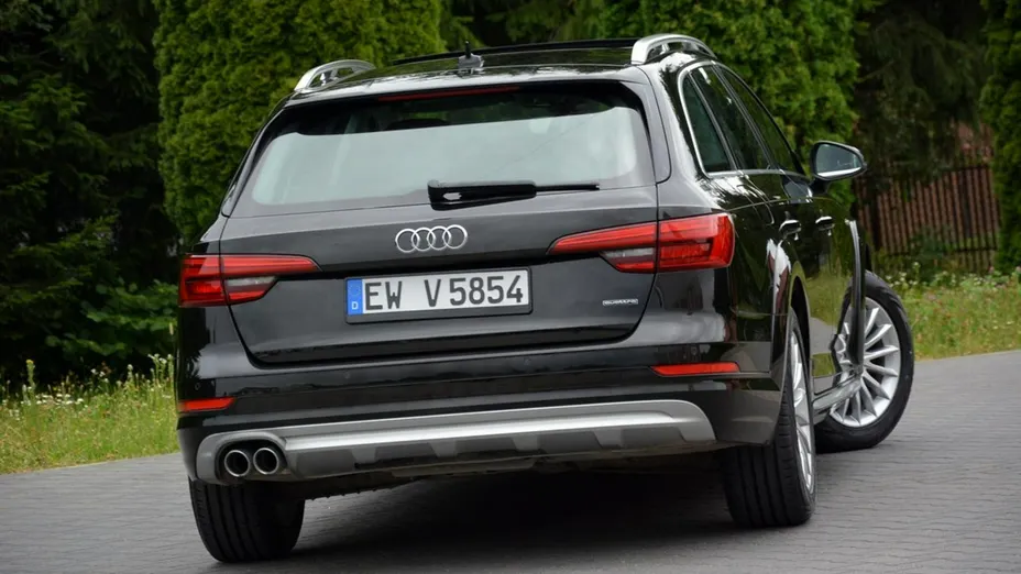 AUDI A4 -