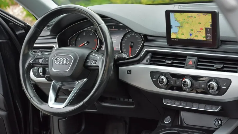 AUDI A4 -