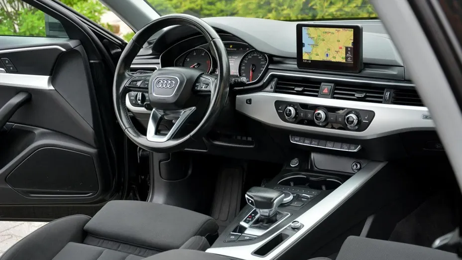 AUDI A4 -