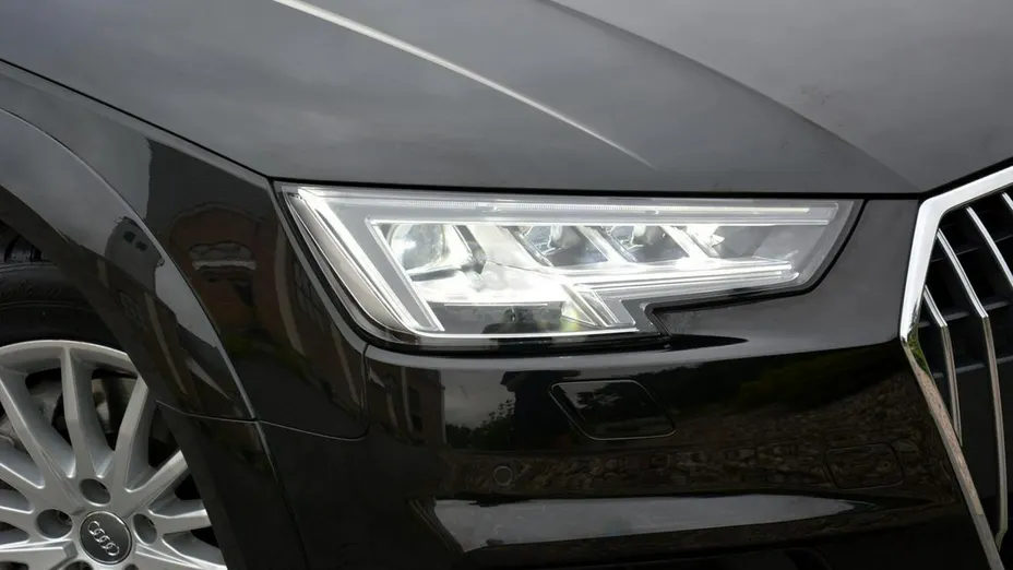AUDI A4 -