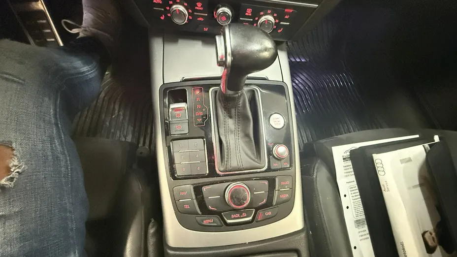 AUDI A6 -