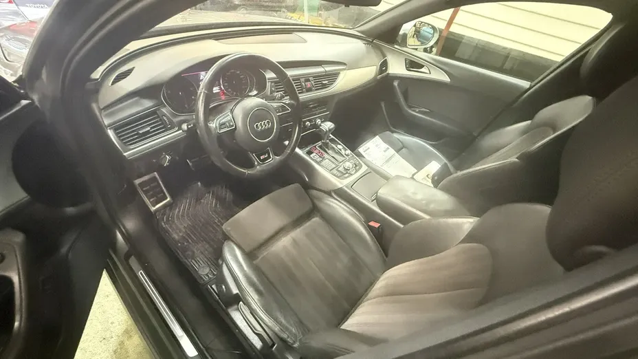 AUDI A6 -
