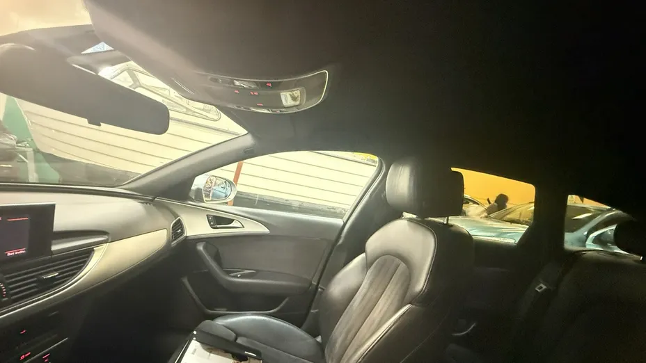 AUDI A6 -