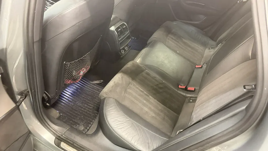 AUDI A6 -
