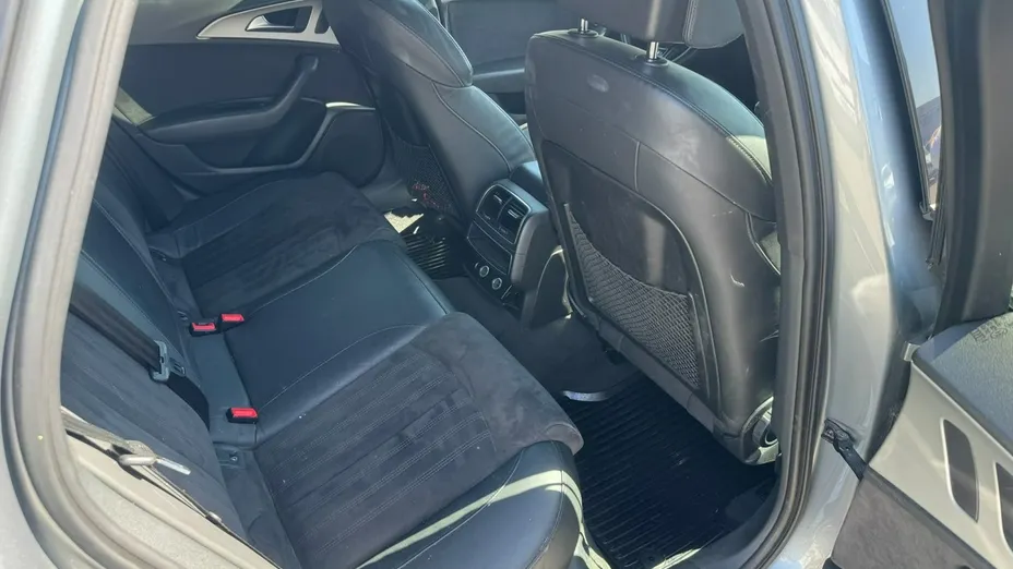 AUDI A6 -