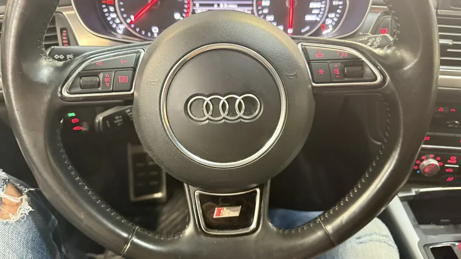 AUDI A6 -
